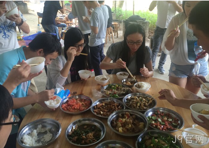 J9官网午餐